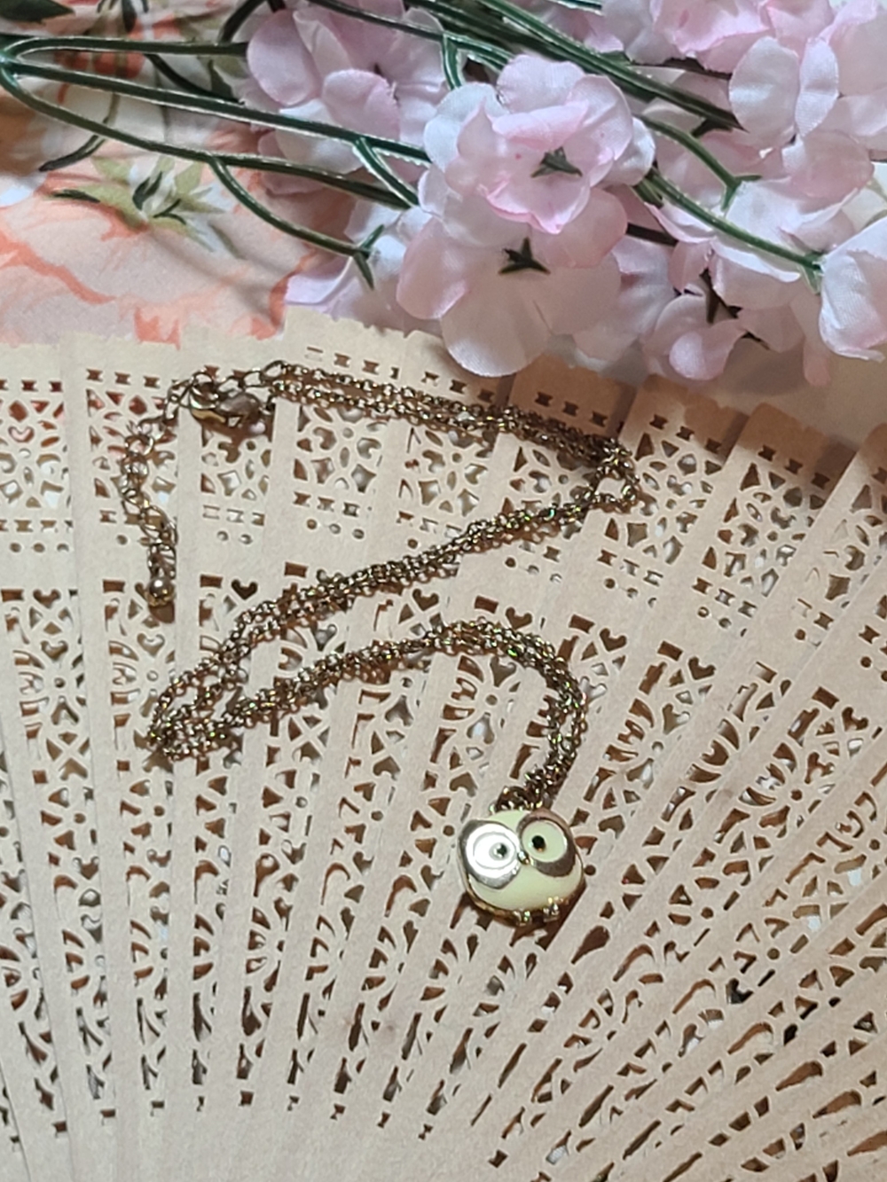 Owl Pendant Necklace in Gold & Green Like New